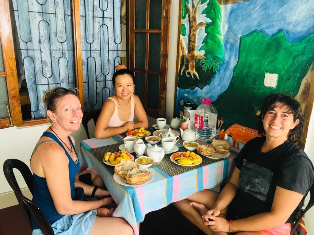 Nethmi Homestay & Restaurant Tangalle Luaran gambar